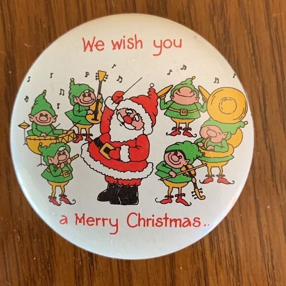 5 Christmas button pins - Picture 6 of 9